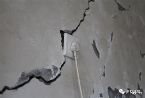 楼房墙裂缝的原因（墙体裂缝有哪些原因及解决办法）