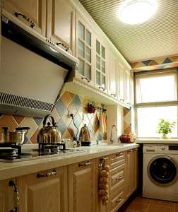 白色现代三居厨房吧台装修效果图