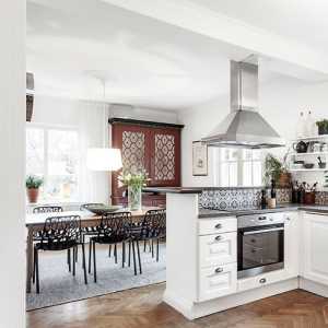现代小户型厨房浅蓝色背景装修效果图