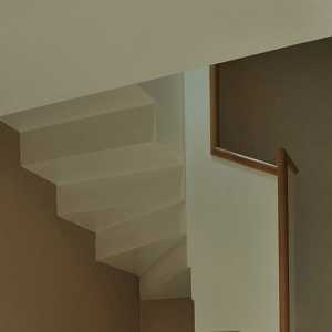 纯木质简洁楼梯下过道装修效果图