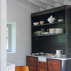 美式别墅米白瓷砖厨房装修效果图