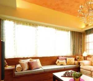 现代三居客厅浅咖色沙发装修效果图