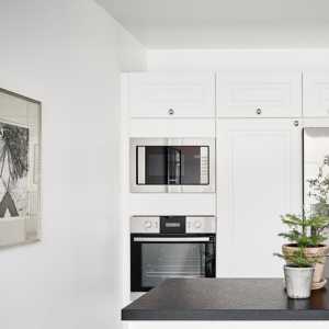 现代别墅厨房银白色柜子装修效果图