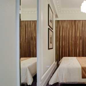 现代三居青色球迷卧室装修效果图