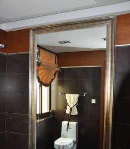 卫生间装修瓷砖上面镶嵌一块镜子行吗会不会风水不大好的