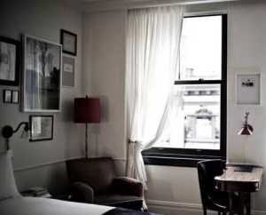 温馨白亮型欧式别墅起居室装修效果图