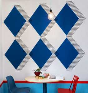 餐厅创意松木照片墙装修效果图